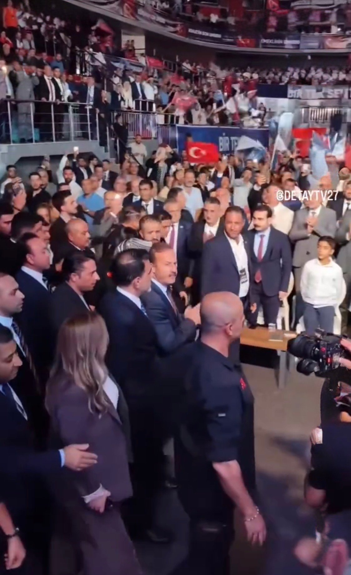 ANAHTAR PARTİ GENEL BAŞKANI YAVUZ AĞIRALİOĞLU’NDAN GAZİANTEP’TE YOĞUN KATILIMLI HALK BULUŞMASI