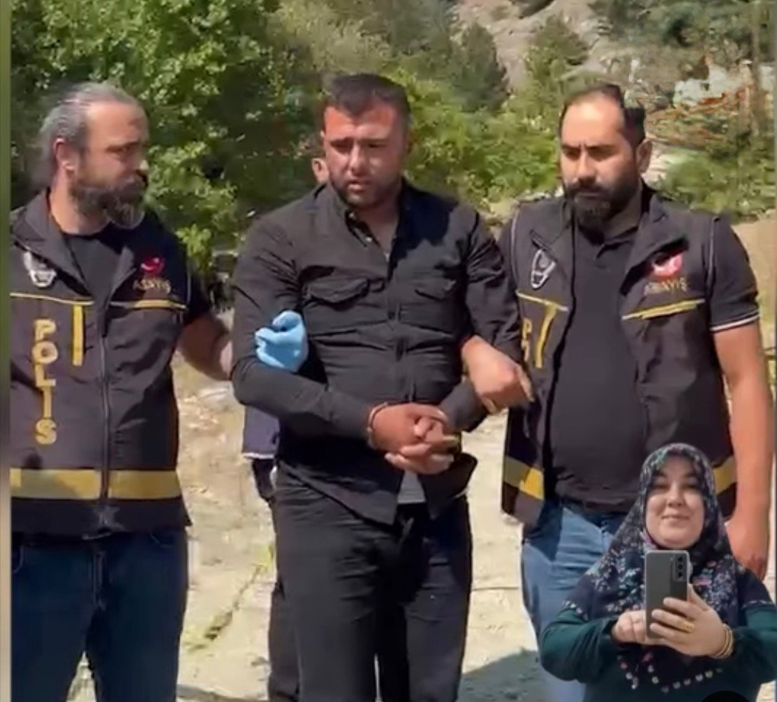 KAYIP AYŞEGÜL YAŞAR'IN CANSIZ BEDENİ TOPRAĞA GÖMÜLÜ HALDE BULUNDU
