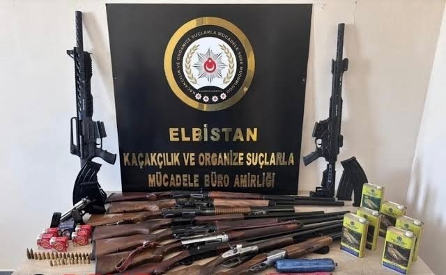 ELBİSTAN'DA UYUŞTURUCU VE SİLAH OPERASYONU: 3 TUTUKLAMA