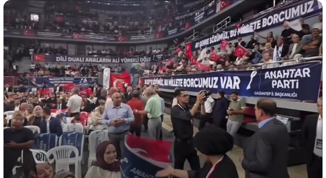 ANAHTAR PARTİ GENEL BAŞKANI YAVUZ AĞIRALİOĞLU’NDAN GAZİANTEP’TE YOĞUN KATILIMLI HALK BULUŞMASI fotoğraf 4