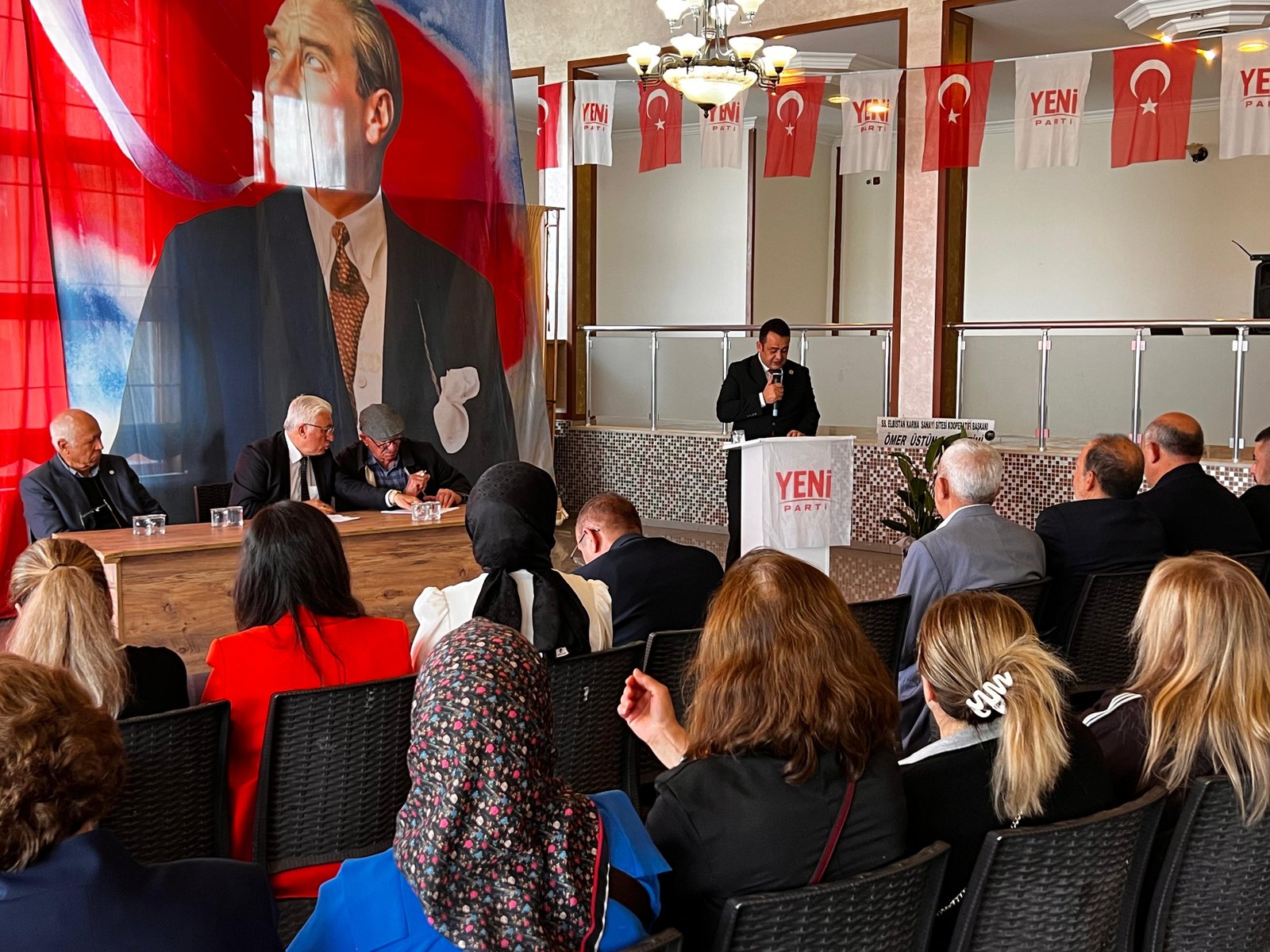 YENİ PARTİ ELBİSTAN 1. OLAĞAN KONGRESİ GERÇEKLEŞTİ: TEK ADAY ONUR GÜRBÜZ BAŞKAN SEÇİLDİ